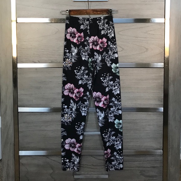 Agnes & Dora Floral Pants NWOT - Picture 8 of 8